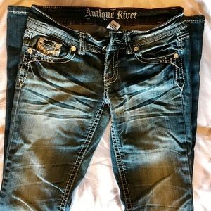 Antique Rivet Women’s Jeans